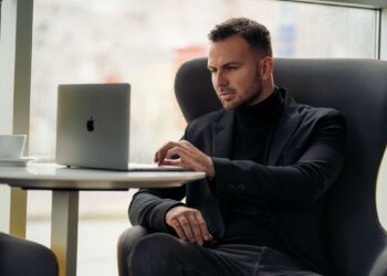 Artur Veeroja: The Ace Entrepreneur and Social Media Marketing Whizard